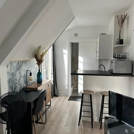 Tiparis Apartment